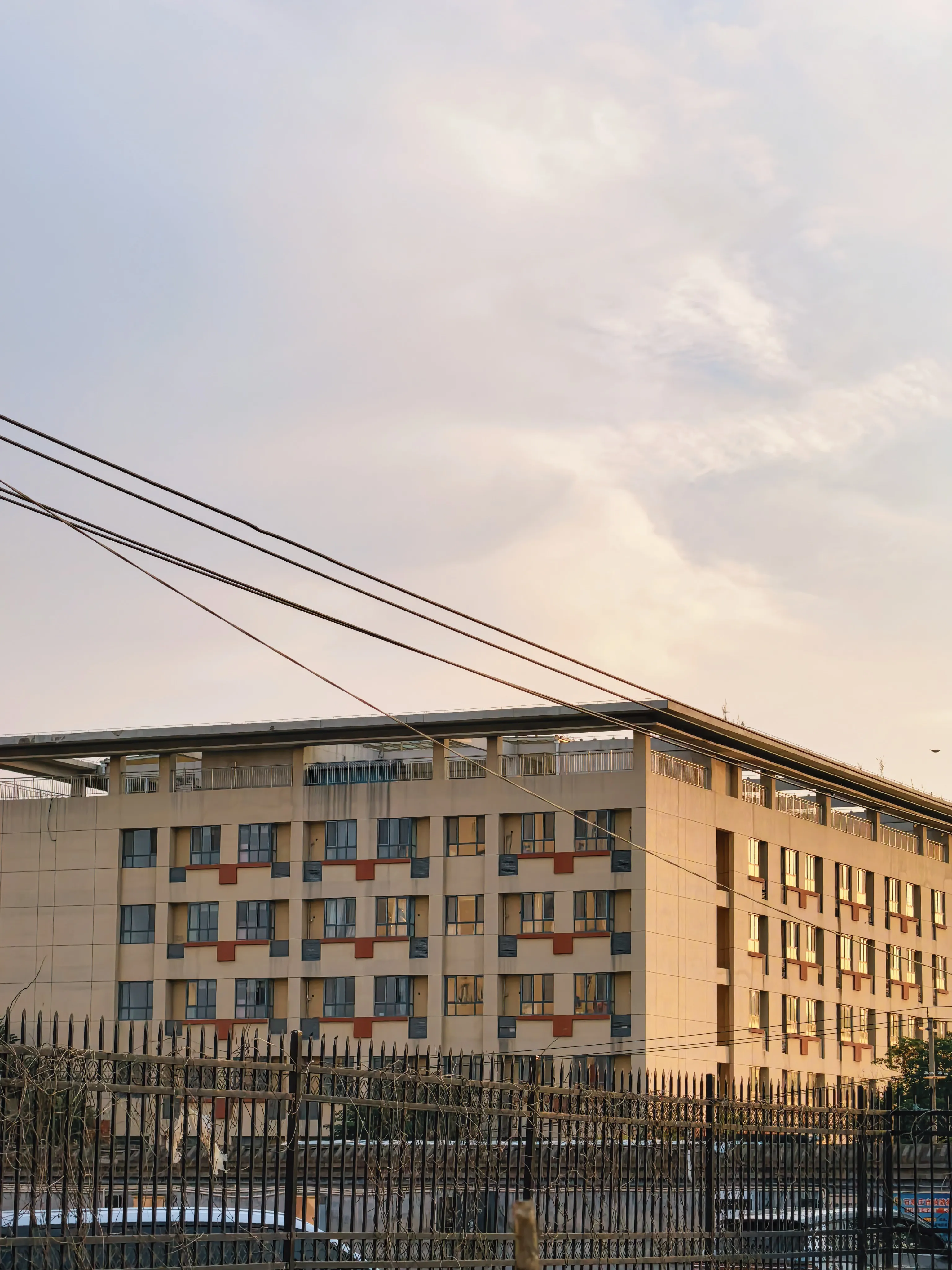 偶然路过小学